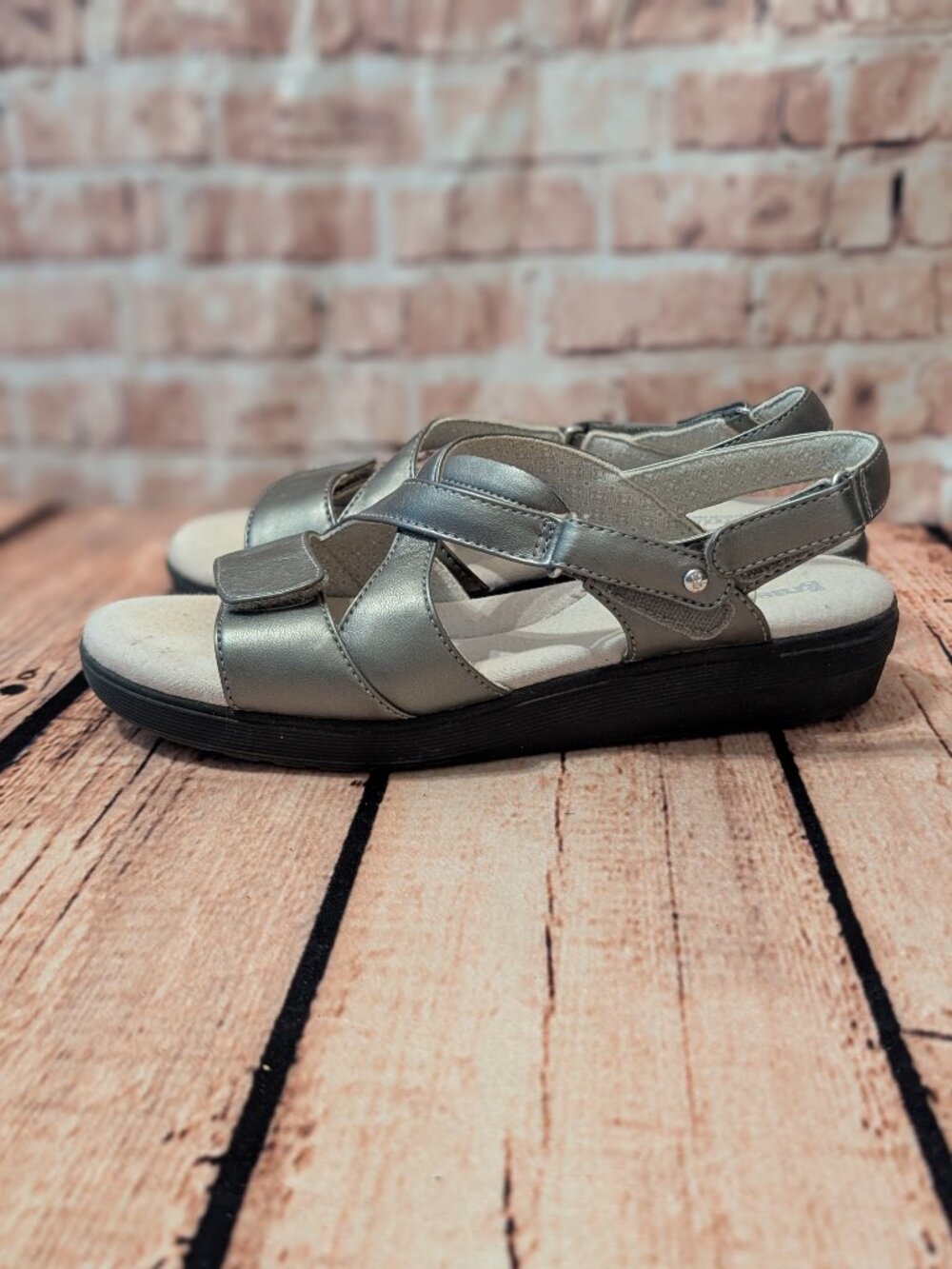 Grasshoppers Women's Silver Adjustable Slingback Sandals Size 7.5M